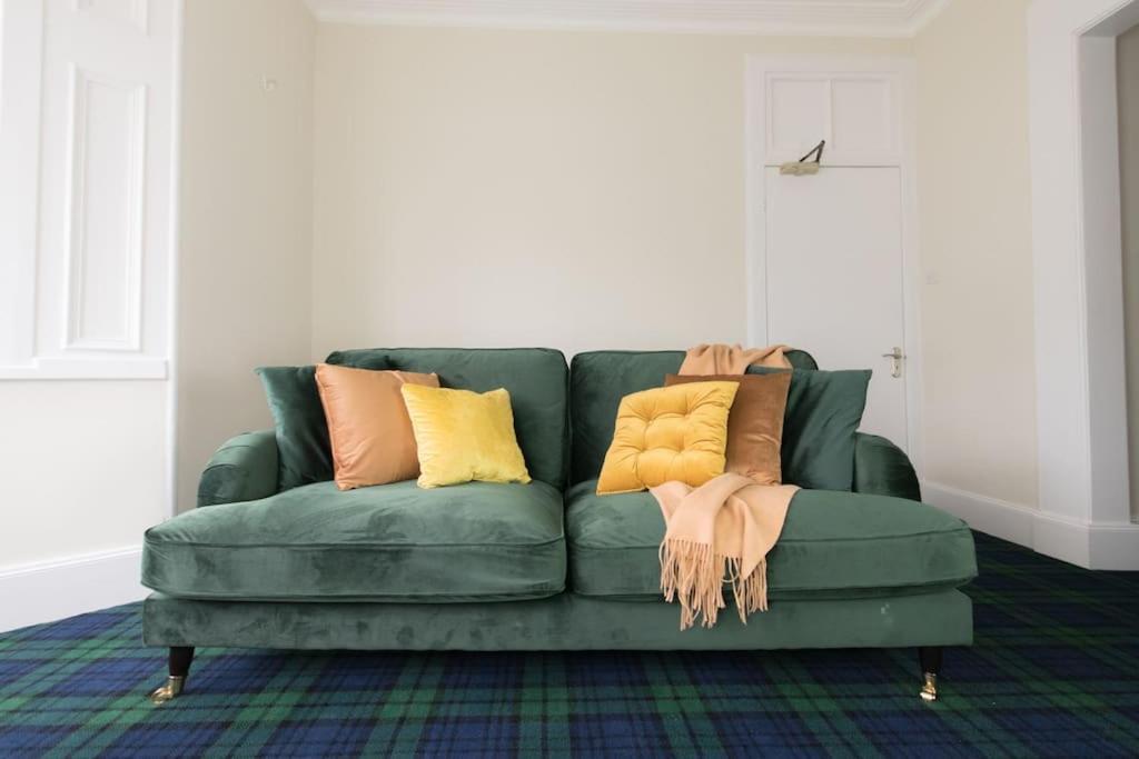 Rossmay House - 4 Bedroom Scottish Villa With Waterfront / Mountain Views أروكار المظهر الخارجي الصورة