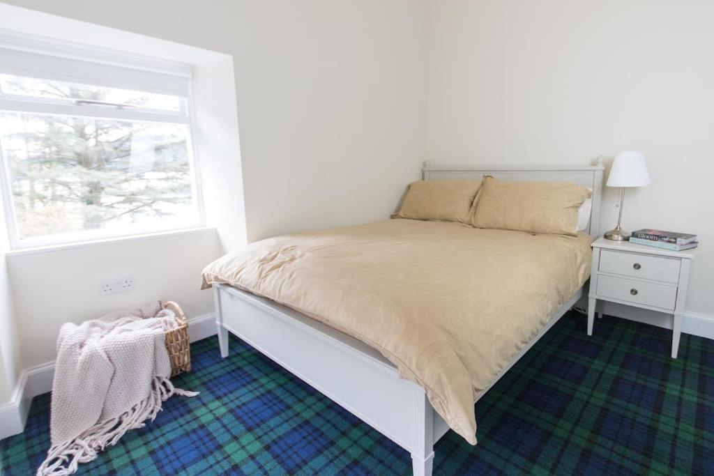 Rossmay House - 4 Bedroom Scottish Villa With Waterfront / Mountain Views أروكار المظهر الخارجي الصورة
