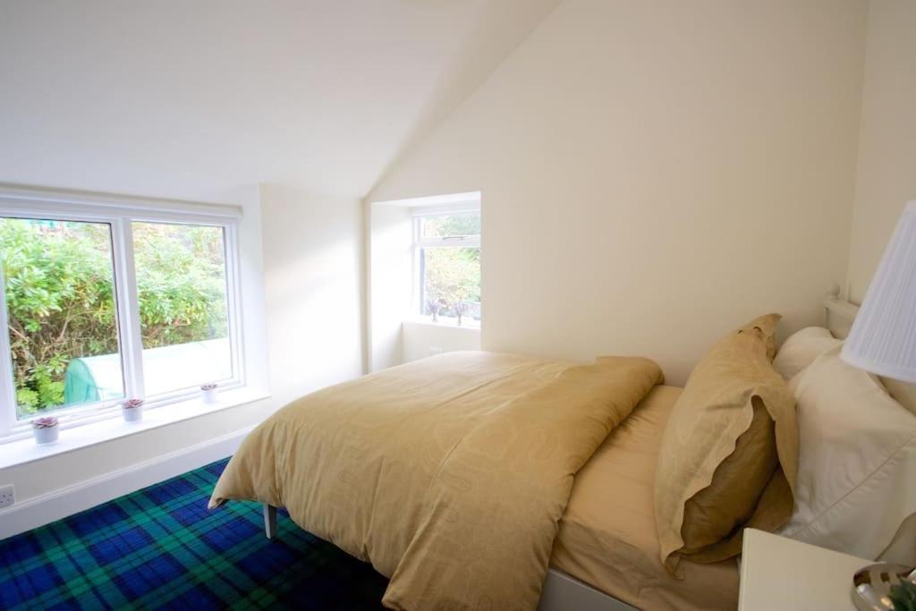 Rossmay House - 4 Bedroom Scottish Villa With Waterfront / Mountain Views أروكار المظهر الخارجي الصورة