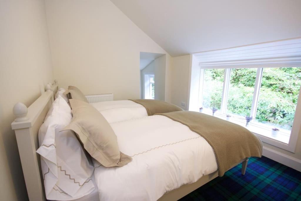 Rossmay House - 4 Bedroom Scottish Villa With Waterfront / Mountain Views أروكار المظهر الخارجي الصورة